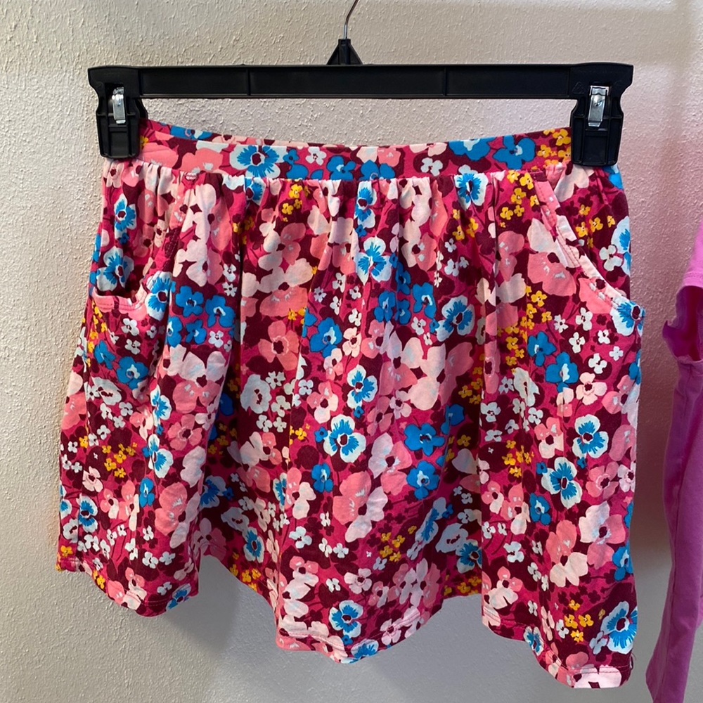 Lands End pink floral skort with pockets